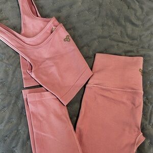 aritzia set